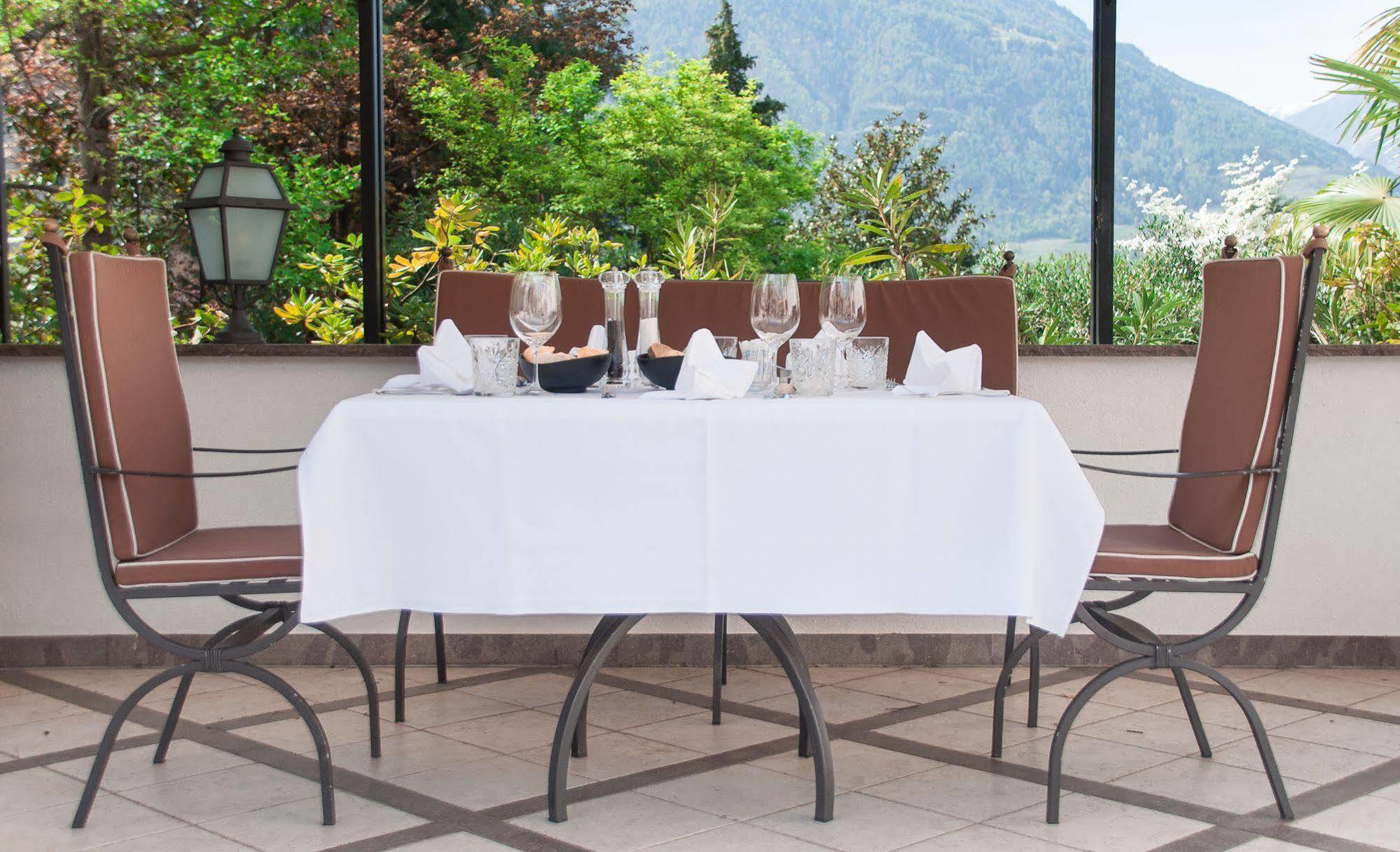 Hotel Castel Rundegg (Adults Only) Мерано Экстерьер фото